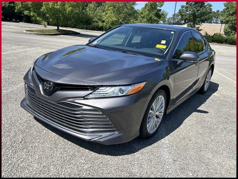 Used 2020 Toyota Camry XLE w/ Navigation Package AWD/4WD image 3