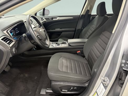 Used 2020 Ford Fusion SE image 8
