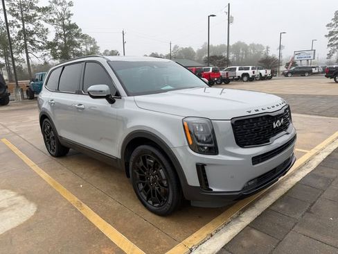 Used 2022 Kia Telluride SX w/ Nightfall Edition Package AWD/4WD image 3
