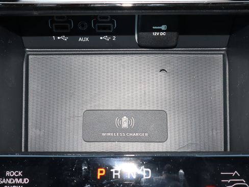 New 2025 Jeep Grand Cherokee Overland w/ Luxury Tech Group IV image 24