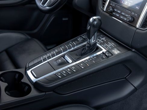 Certified 2018 Porsche Macan GTS AWD/4WD image 58