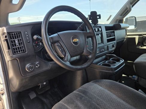 Used 2022 Chevrolet Express 2500 w/ Driver Convenience Package image 15