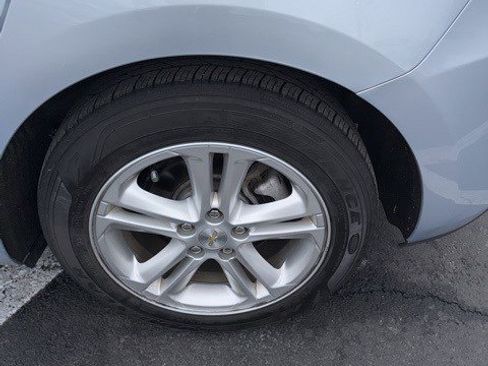 Used 2017 Chevrolet Cruze LT image 11