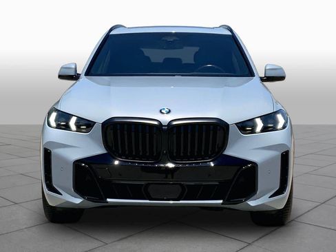 Used 2024 BMW X5 xDrive40i w/ M Sport Package AWD/4WD image 3