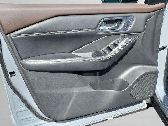 Used 2023 Nissan Rogue SL FWD image 26
