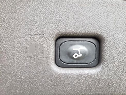 Used 2022 Lincoln Nautilus Reserve w/ Equipment Group 202A image 9