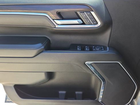 Used 2025 GMC Sierra 1500 SLT image 15