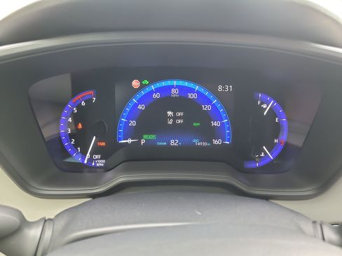 Used 2021 Toyota Corolla LE FWD image 31