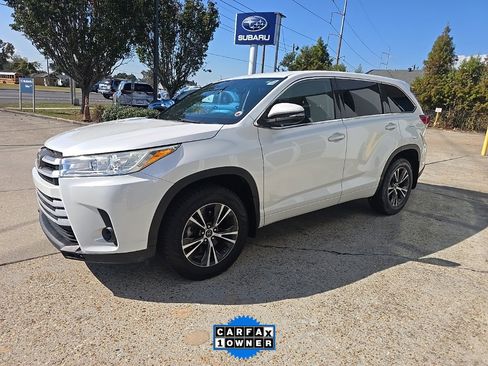 Used 2018 Toyota Highlander LE image 17