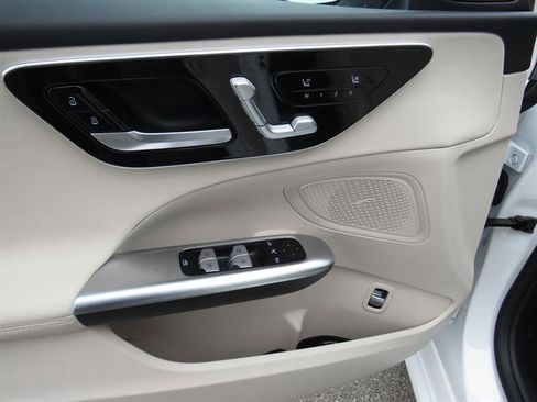 Used 2025 Mercedes-Benz C 300 4MATIC Sedan image 9