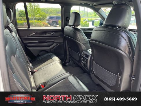 Used 2024 Jeep Grand Cherokee Altitude AWD/4WD image 25