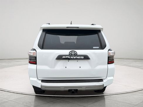 Used 2018 Toyota 4Runner TRD Off-Road Premium image 18