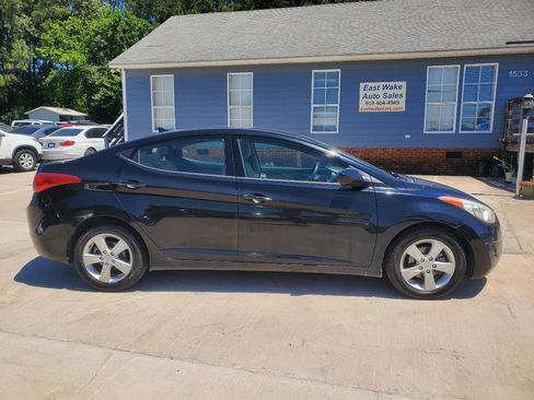 Used 2013 Hyundai Elantra GLS FWD image 4