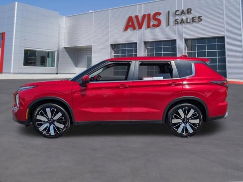 Used 2025 Mitsubishi Outlander SE FWD image 10