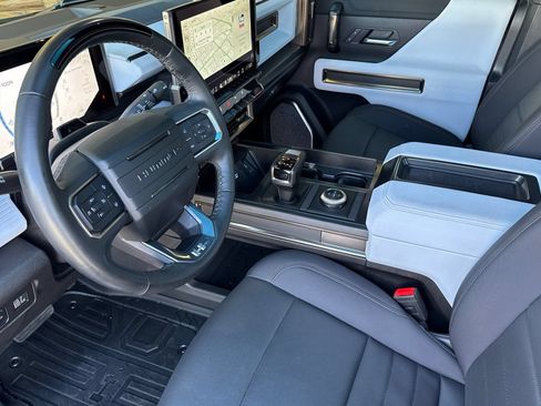 Used 2025 GMC Hummer EV 3X w/ LPO, Dark Essentials Package AWD/4WD image 9