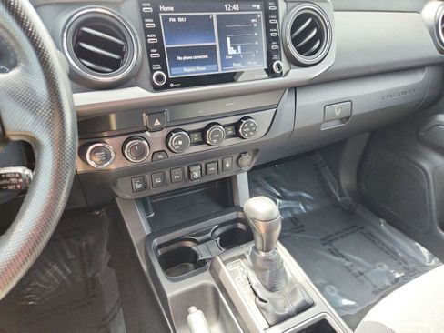 Used 2020 Toyota Tacoma TRD Sport w/ Technology Package AWD/4WD image 26