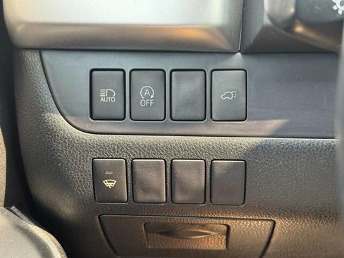 Used 2018 Toyota Highlander XLE w/ Protection Package #3 AWD/4WD image 27