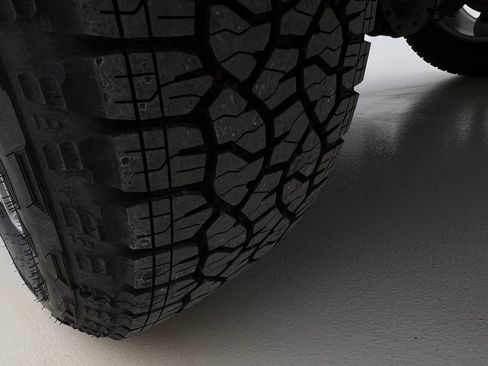 Used 2019 Chevrolet Silverado 1500 High Country w/ Z71 Off-Road Package image 32