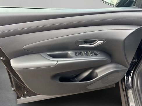 Certified 2025 Hyundai Tucson SE image 22