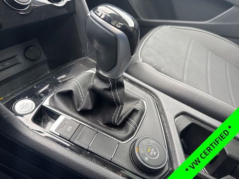 Used 2023 Volkswagen Taos SE w/ Panoramic Sunroof Package image 22