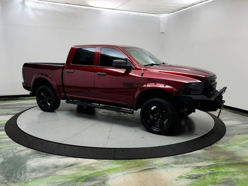Used 2018 RAM 1500 Express w/ Express Value Package RWD image 3