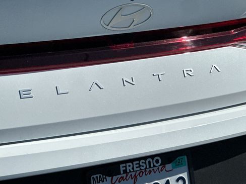 Used 2026 Hyundai Elantra SE FWD image 25