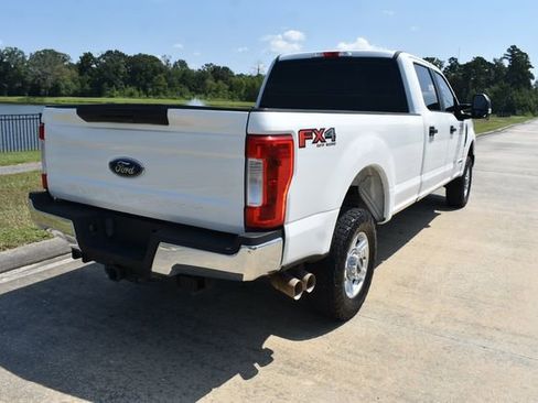 Used 2017 Ford F250 XL w/ Power Equipment Group image 4