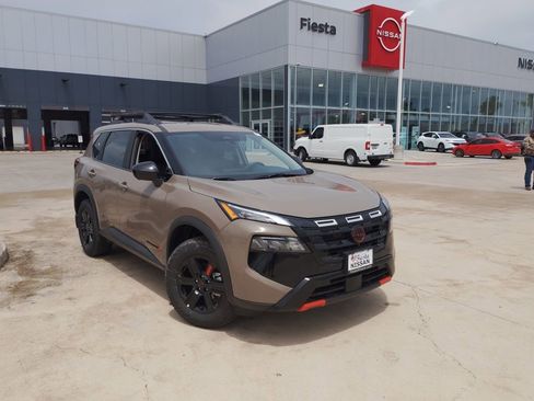 New 2026 Nissan Rogue SV AWD/4WD image 1