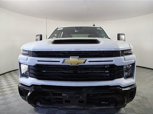 New 2025 Chevrolet Silverado 2500 Custom w/ Custom Value Package image 3