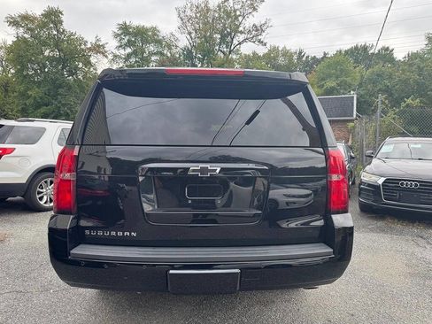 Used 2018 Chevrolet Suburban LT w/ LT Signature Package image 7