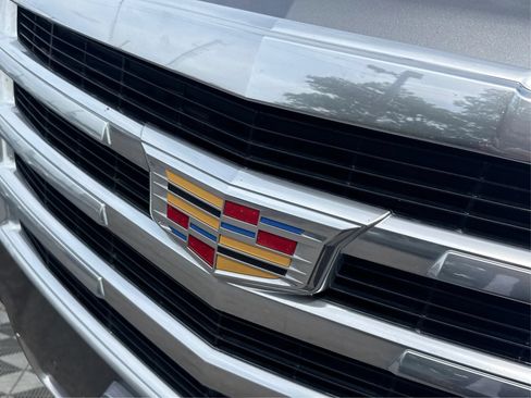 Used 2020 Cadillac Escalade Luxury AWD/4WD image 25