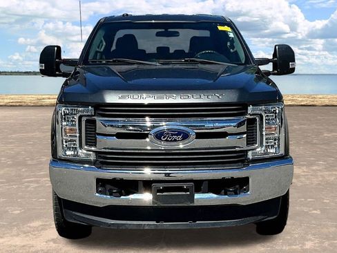 Used 2018 Ford F250 XL w/ STX Appearance Package AWD/4WD image 4