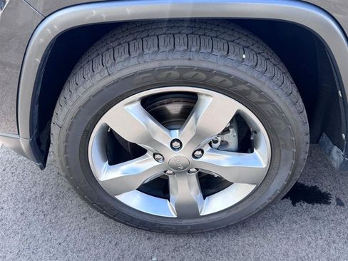 Used 2013 Jeep Grand Cherokee Overland RWD image 15