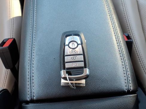 Certified 2022 Ford Escape SEL w/ Technology Package image 19