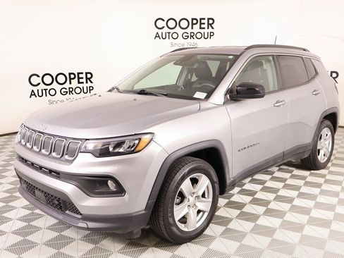 Used 2022 Jeep Compass Latitude image 9