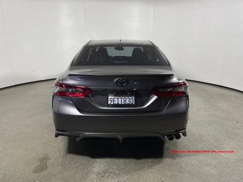 Used 2023 Toyota Camry SE image 4