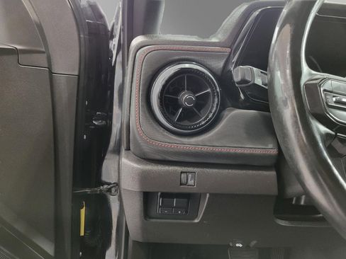 Used 2023 Chevrolet Colorado Z71 w/ Z71 Convenience Package 2 image 10