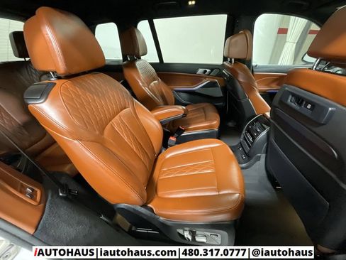 Used 2022 BMW X7 M50i image 27