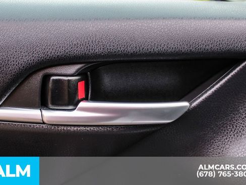 Used 2023 Toyota Camry SE image 38