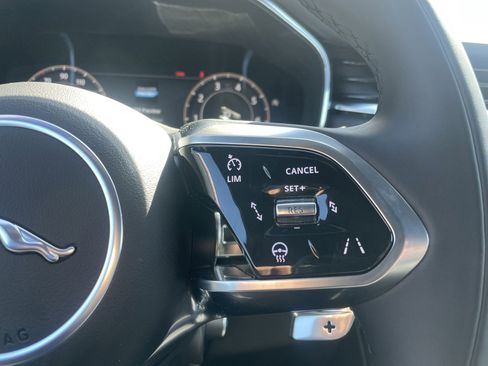 Used 2025 Jaguar F-PACE R-Dynamic S image 22