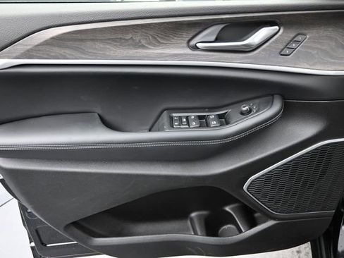 New 2026 Jeep Grand Cherokee Limited image 12