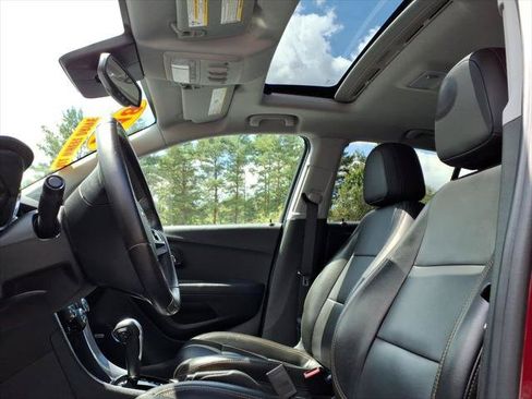 Used 2018 Chevrolet Trax Premier w/ LPO, Protection Package AWD/4WD image 11