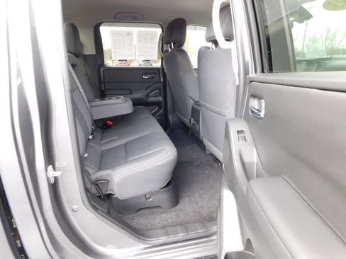 Used 2023 Nissan Frontier SV w/ SV Convenience Package image 26