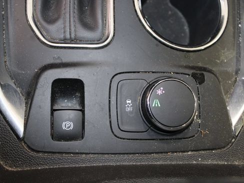 Used 2018 Chevrolet Traverse LT FWD image 28