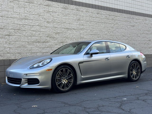 Used 2015 Porsche Panamera 4 AWD/4WD image 11