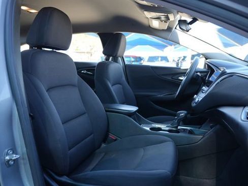 Used 2023 Chevrolet Malibu LT FWD image 17