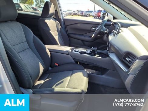 Used 2024 Nissan Rogue SV image 17