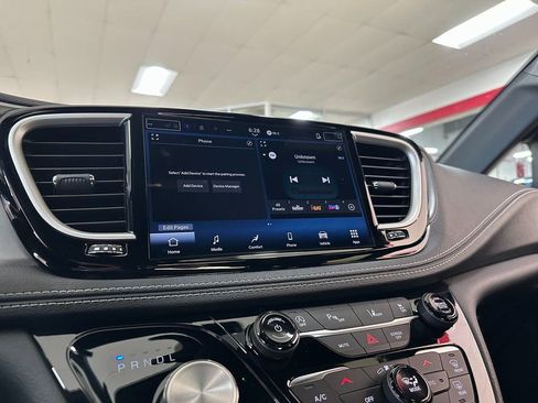 New 2026 Chrysler Pacifica Select w/ S Appearance Package FWD image 22