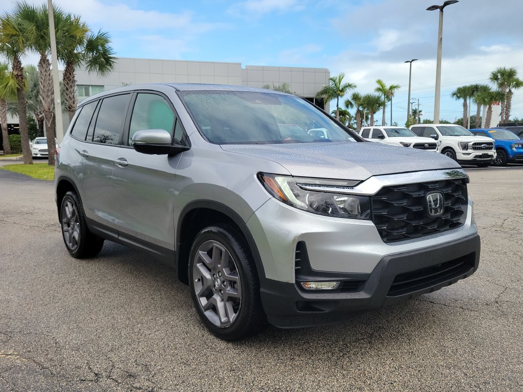 Used 2023 Honda Passport EX-L image 3