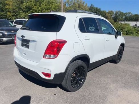 Used 2022 Chevrolet Trax LT w/ Sport Edition image 8